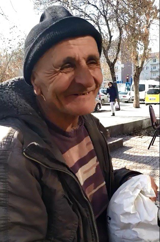 Dilenmek için Erzincan'dan Erzurum'a gelen dilenci: 400 lira vız gelir en an an 500 kazanıyorum