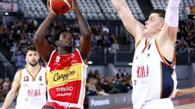 Pesaro Basket takımında iki oyuncu koronavirüse yakalandı