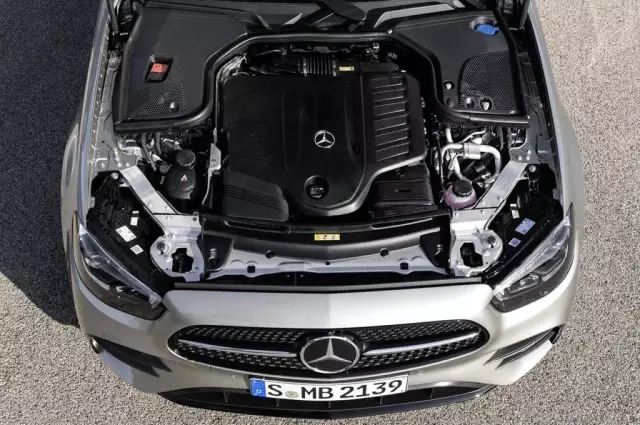 Şimdi çok daha sportif: Yeni Mercedes-Benz E-Serisi ve Mercedes-AMG E 53 4MATIC+