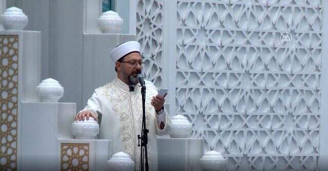Diyanet İşleri Başkanı hutbede söyledi: Koronavirüse karşı tedbir almamak kul hakkına girmektir Diyanet İşleri Başkanı hutbede söyledi: Koronavirüse karşı tedbir almamak kul hakkına girmektir