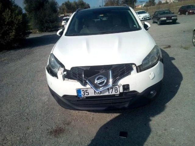 Çekicinin yoldan kaldırdığı aracını dağılmış halde bulunca mahkemenin yolunu tuttu