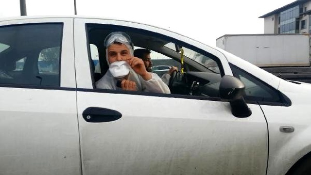 Görüntü İstanbul'dan! Tulum giyip maske ve gözlük takarak trafiğe çıktılar