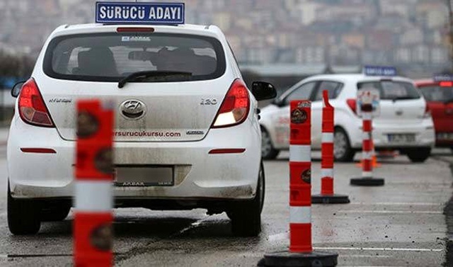 Sürücü kursu sınavlarının tümü, mart ayının sonuna kadar ertelendi