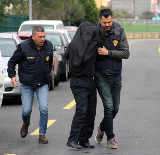 Adana'da vatandaşlara asılsız koronavirüs mesajı gönderen memur tutuklandı