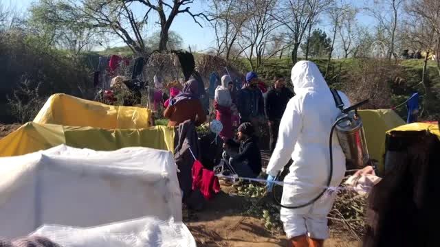 Avrupa'ya gitmek isteyen sığınmacıların bulunduğu alan, düzenli olarak dezenfekte ediliyor