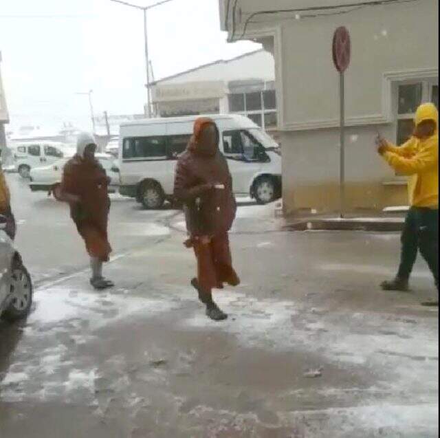 Sivaslılar, Taylandlı turistleri Çinli sandı panik yaptı Sivaslılar, Taylandlı turistleri Çinli sandı panik yaptı