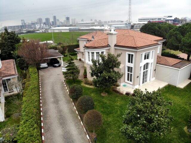 Abdurrahim Albayrak'ın komşuları tedirgin: Kimse dışarı çıkmıyor Abdurrahim Albayrak'ın komşuları tedirgin: Kimse dışarı çıkmıyor
