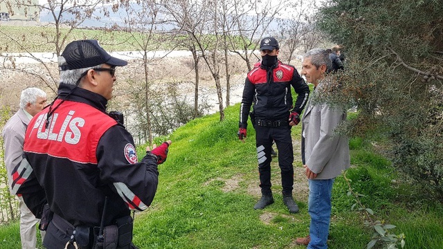 Polis