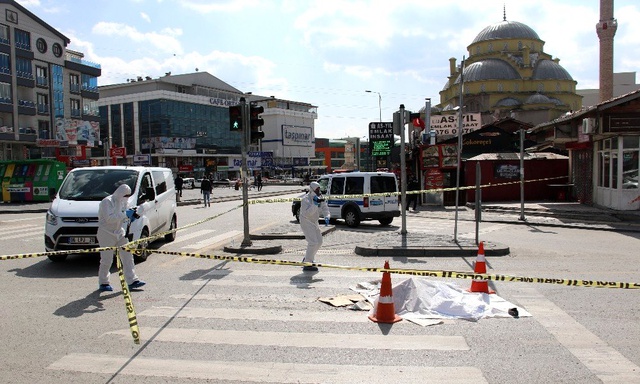 Sokağa çıkma yasağına uymayan 75 yaşındaki kişi, trafik kazasında hayatını kaybetti