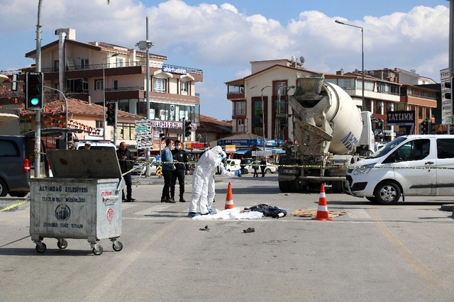 Sokağa çıkma yasağına uymayan 75 yaşındaki kişi, trafik kazasında hayatını kaybetti
