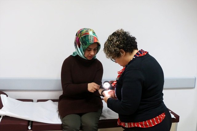 Uzman isim uyardı: Sirkeli suyla duş almayın, yararı yok zararı var
