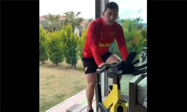 <a class='keyword-sd' href='/andre-castro/' title='Andre Castro'>Andre Castro</a>'dan Türkçe '<a class='keyword-sd' href='/evde-kal/' title='Evde Kal'>Evde Kal</a>' mesajı