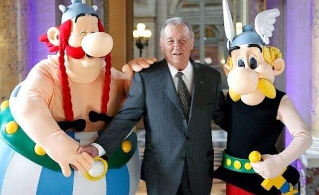 Asteriks'in çizeri Albert Uderzo, 92 yaşında öldü Asteriks'in çizeri Albert Uderzo, 92 yaşında öldü