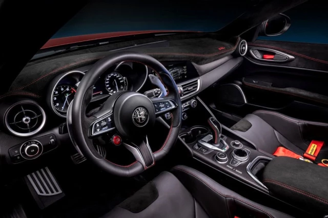 Alfa Romeo'dan 540 HP'lik Giulia GTA sürprizi
