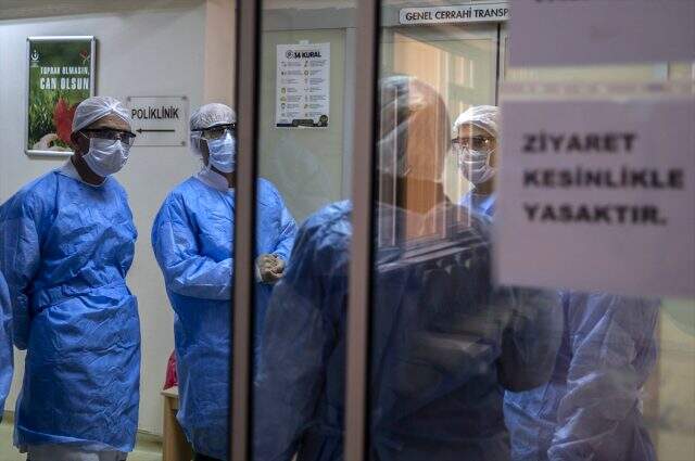 İstanbul Üniversitesi Cerrahpaşa Tıp Fakültesi'nin koronavirüs servisi görüntülendi İstanbul Üniversitesi Cerrahpaşa Tıp Fakültesi'nin koronavirüs servisi görüntülendi