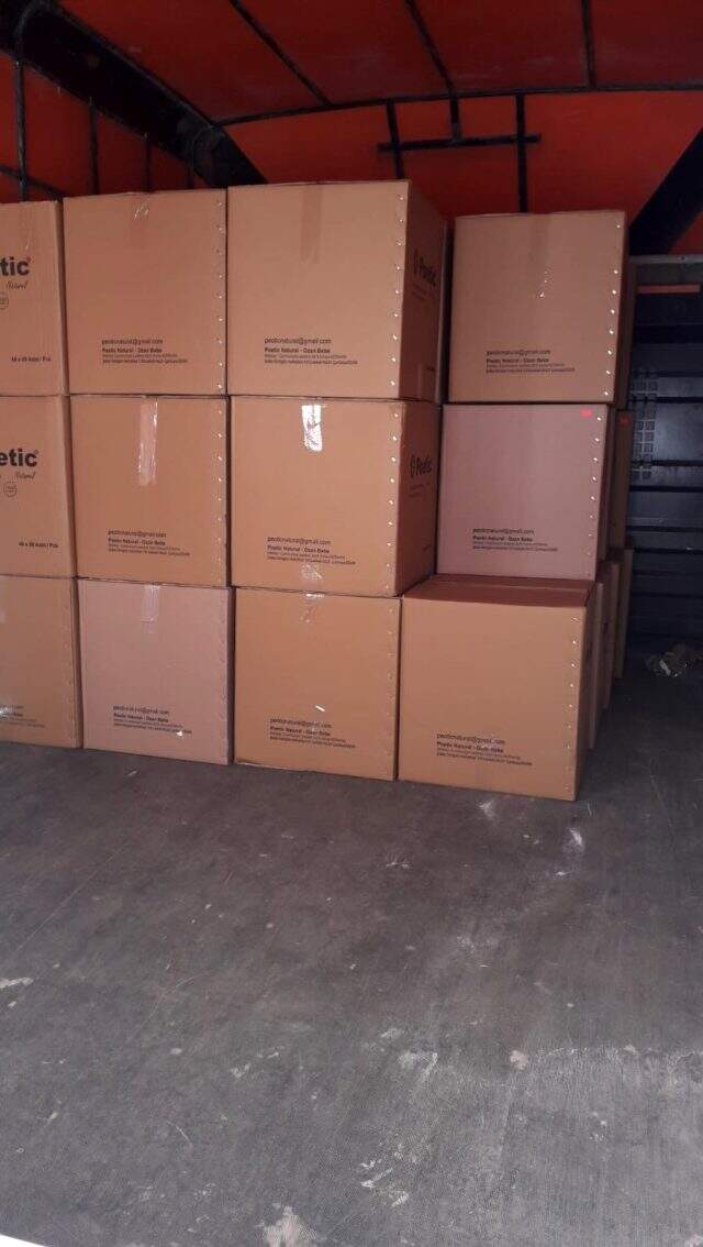 Bakanlık ile anlaşma yapmayan fabrikada üretilen maskelere el konuldu Bakanlık ile anlaşma yapmayan fabrikada üretilen maskelere el konuldu