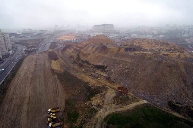 Cumhurbaşkanı müjdesini verdiği Başakşehir Şehir Hastanesi'nin yollarının yapımına başlandı