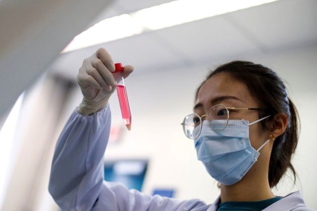 Koronavirüste plazma tedavisi işe yarıyor! Çin'de 10 hasta iyileşme aşamasına geçti