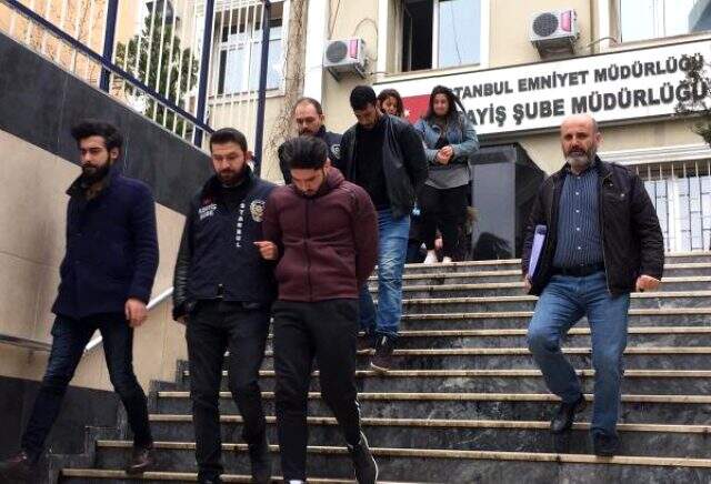 Tanınmamak için çarşaf giyip hırsızlık yapan kadınlar, evin hizmetlisi çıktı