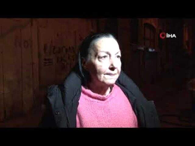 Sinema Oyuncusu Süheyla Artun'un kaldığı apartmanda yangın çıktı Sinema Oyuncusu Süheyla Artun'un kaldığı apartmanda yangın çıktı