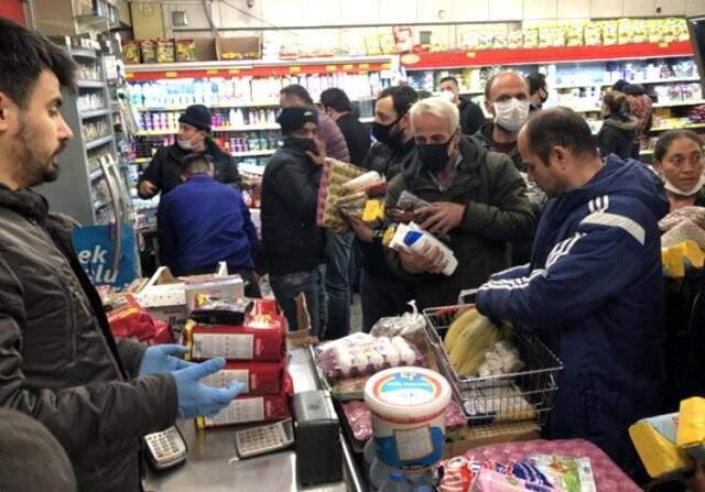 Bu görüntü uzmanları çok kızdırdı: Bakan Koca'nın bir aylık emeği, 1 gecede heba oldu