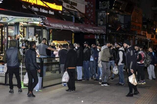 Bu görüntü uzmanları çok kızdırdı: Bakan Koca'nın bir aylık emeği, 1 gecede heba oldu