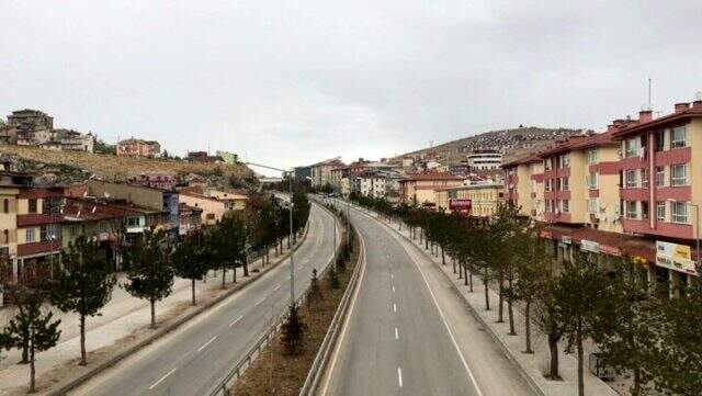 Tüm Türkiye'ye örnek olan şehir! Yasak yok ama kimse sokağa çıkmadı Tüm Türkiye'ye örnek olan şehir! Yasak yok ama kimse sokağa çıkmadı