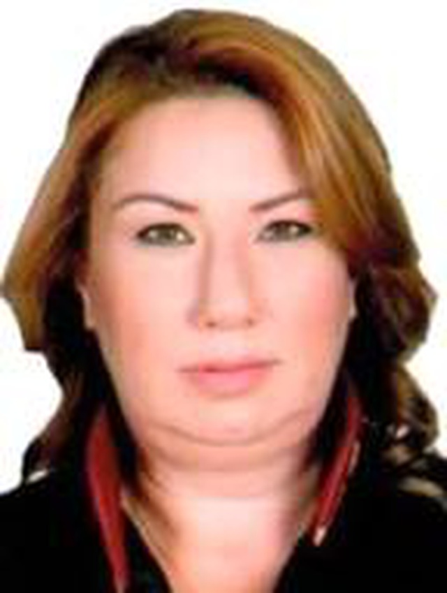Boşanma aşamasındaki koca, eşini ve kadın avukatı tabancayla ağır yaraladı
