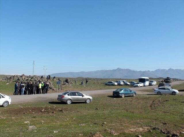 Muş'ta kaybolan 4 yaşındaki kız çocuğunu arama çalışmaları sürüyor Muş'ta kaybolan 4 yaşındaki kız çocuğunu arama çalışmaları sürüyor