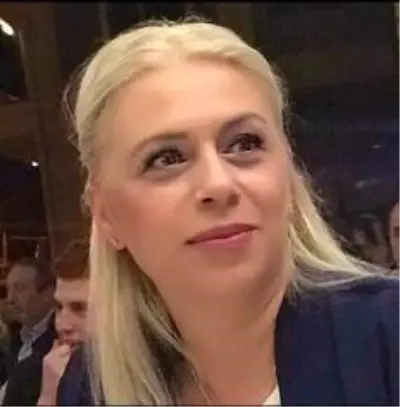 Saplantılı aşık, kendisiyle görüşmek istemeyen kadını önce kurşunladı, sonra boğazını keserek öldürdü