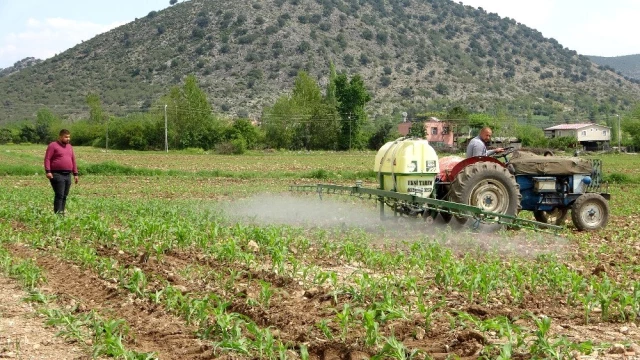 <a class='keyword-sd' href='/turkiye/' title='Türkiye'>Türkiye</a> koronavirüsle mücadele ederken çiftçiler üretime ara vermeden devam ediyor