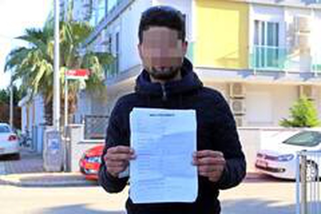 2 aylık ev kirasını alamayan emlakçı, kiracısının eşyalarını kapı önüne koydu