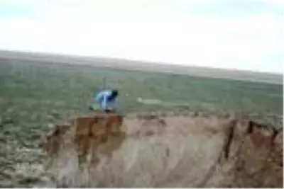 Konya'da meydana gelen 15 metrelik obruk, vatandaşları tedirgin etti