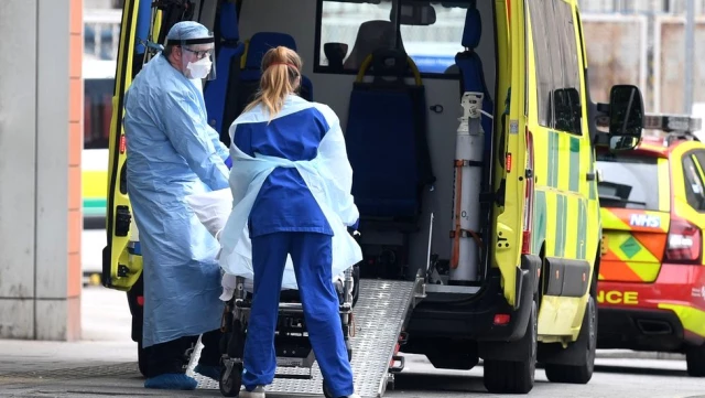 Sunday Times: İngiltere'nin koronavirüs salgınında uyurgezer halde felakete yürüdüğü 38 gün