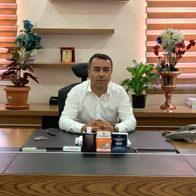 Partisini sert bir dille eleştiren HDP'li Kozluk Belediye Başkanı Ayhan Eren, istifa etti
