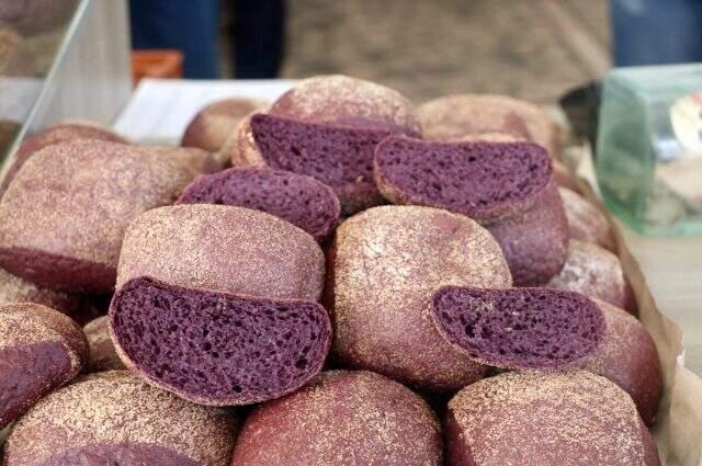 Koronavirüsten sonra vücutta onarım başlatan mor ekmeğin satışları arttı