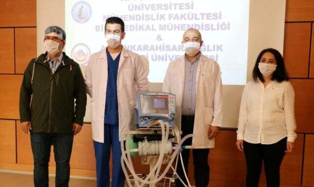 Türk bilim insamları, koronanın yayılımını engelleyecek cihaz geliştirdi Türk bilim insamları, koronanın yayılımını engelleyecek cihaz geliştirdi