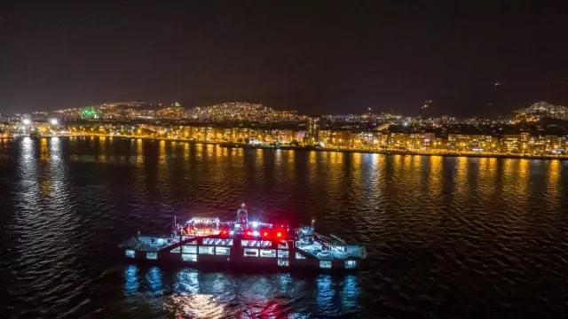 İzmir'de arabalı vapurda 100. yıl konseri veren Haluk Levent: Hayatımın en enteresan konseri