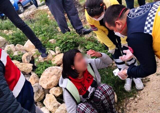 Dün akşam kaybolan 17 yaşındaki kayıp kız, arazide uyurken bulundu Dün akşam kaybolan 17 yaşındaki kayıp kız, arazide uyurken bulundu