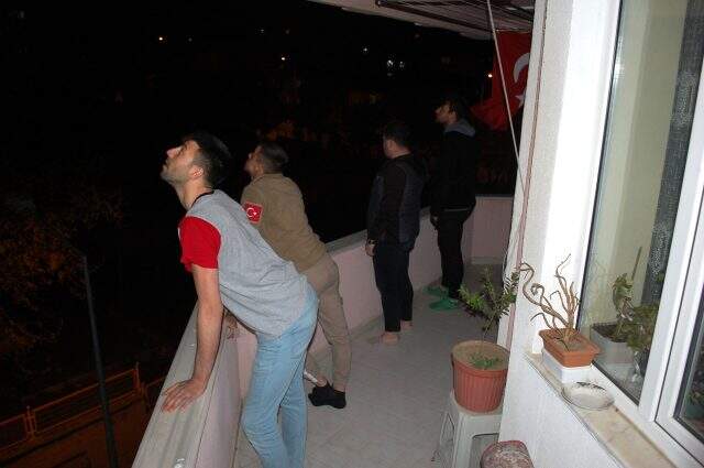 Tekirdağ ve Kırklareli'de gökyüzünde görülen esrarengiz ışık şaşırttı Tekirdağ ve Kırklareli'de gökyüzünde görülen esrarengiz ışık şaşırttı