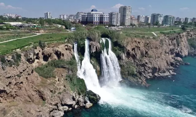 Dünyaca ünlü şelale kendini yeniledi, eşsiz görüntüler oluştu