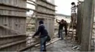  <a class='keyword-sd' href='/koronavirus/' title='Koronavirüs'>Koronavirüs</a>: İsrail'de çalışan Filistinliler hastalık ve açlık açmazında sıkışıyor