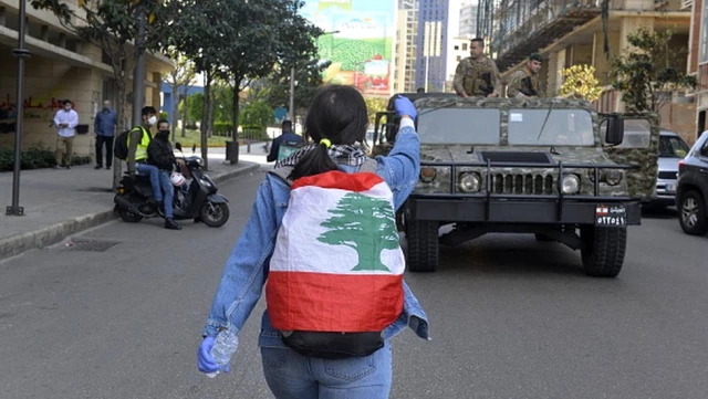 Lübnan'da ne oluyor: Sokağa çıkma yasaklarına rağmen protestolar neden büyüyor?
