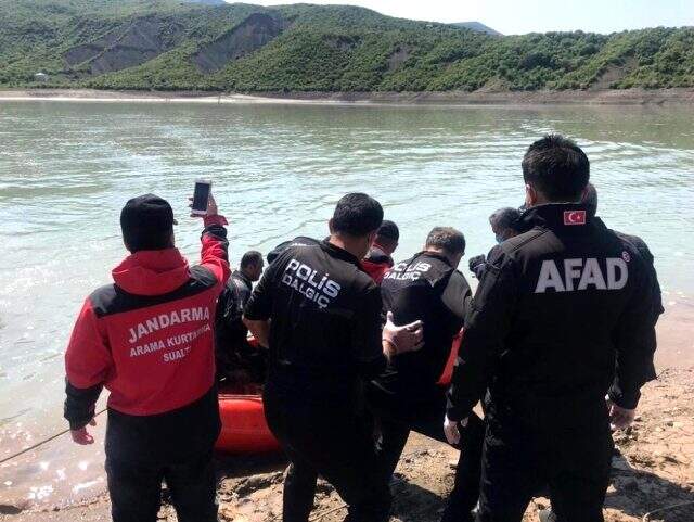 Tunceli'de kayıp uzman çavuş Yılmaz Güneş'in cansız bedeni bulundu Tunceli'de kayıp uzman çavuş Yılmaz Güneş'in cansız bedeni bulundu