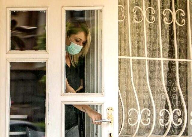Hastaneden 9 günde taburcu olan koronavirüs hastası: Koku alınca sevinçten çığlık attım Hastaneden 9 günde taburcu olan koronavirüs hastası: Koku alınca sevinçten çığlık attım