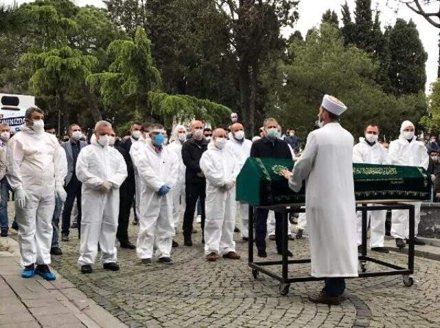 Koronavirüsten vefat eden Ömer Döngeloğlu aynı gün toprağa verildi