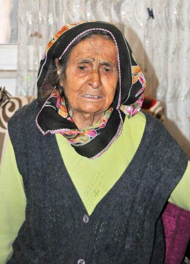 Evden kovulduğunu iddia eden 91'lik ninenin oğlu: Başımızın üzerinde yeri var Evden kovulduğunu iddia eden 91'lik ninenin oğlu: Başımızın üzerinde yeri var