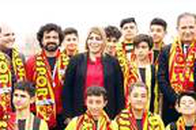 Berna Gözbaşı: Maçlar seyircili oynanmalı