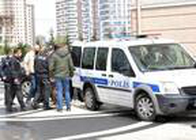 Kayseri'de apartman görevlisi, tartıştığı su tesisatçısını pompalı tüfekle vurdu