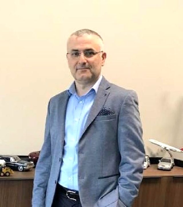 İmamoğlu, İBB'de 15 yıldır görev yapan Gelirler Müdürü Yakup Keskin'i görevden aldı